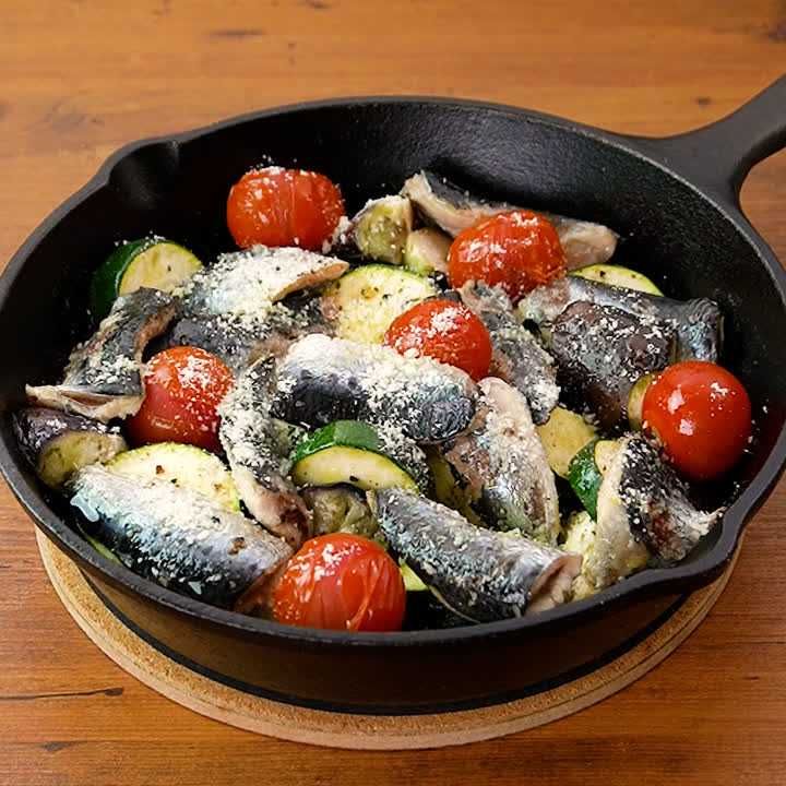 食物繊維1人分2.7g♪ いわしと夏野菜の蒸し焼きのレシピ動画・作り方