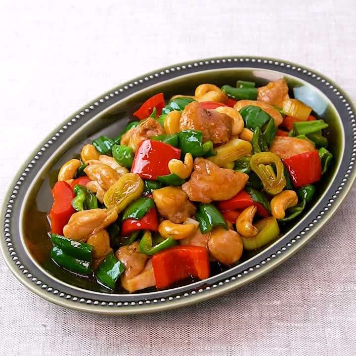 鶏もも肉とピーマンのナッツ炒め