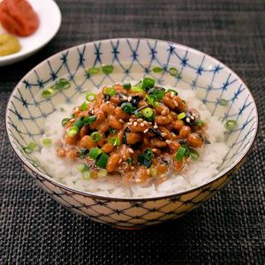 「納豆茶漬け」のレシピ動画