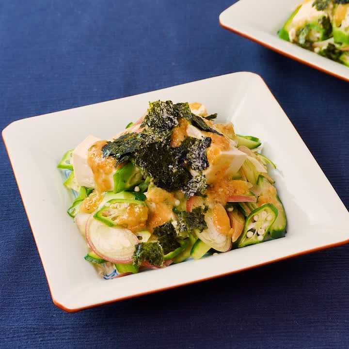 オクラとくずし豆腐のみそドレッシングサラダ
