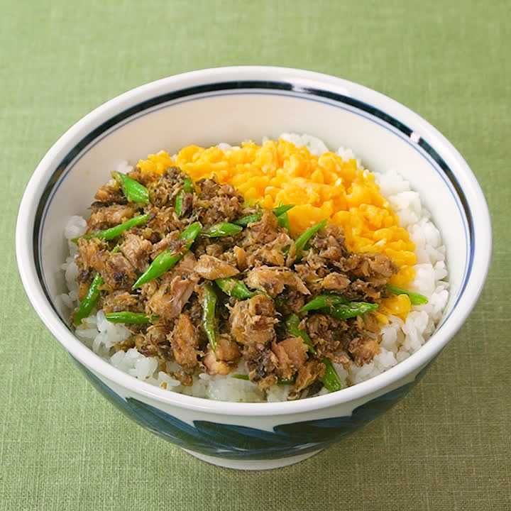 サバそぼろ丼