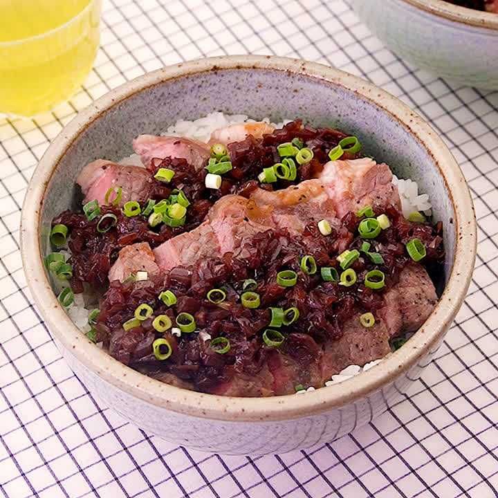 シャリアピンステーキ風丼