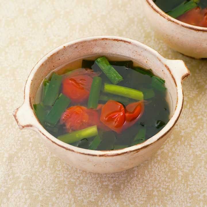 ミニトマトとニラのわかめスープ