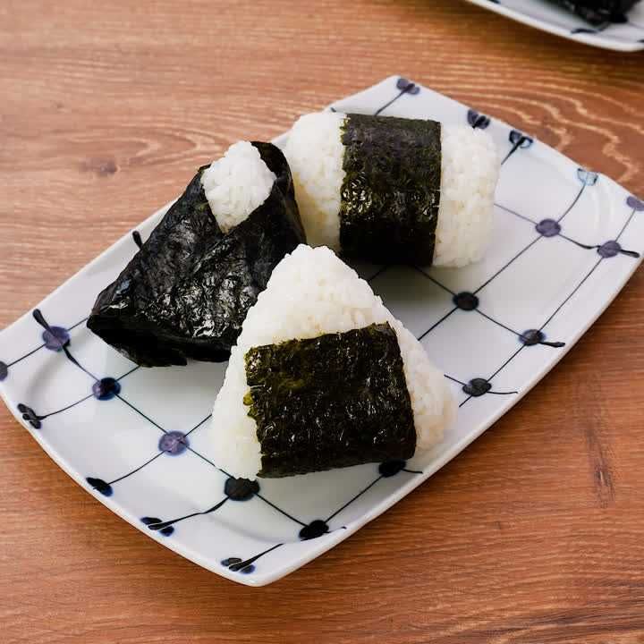 料理の基本！ おにぎりの海苔の巻き方のレシピ動画・作り方 | デ  