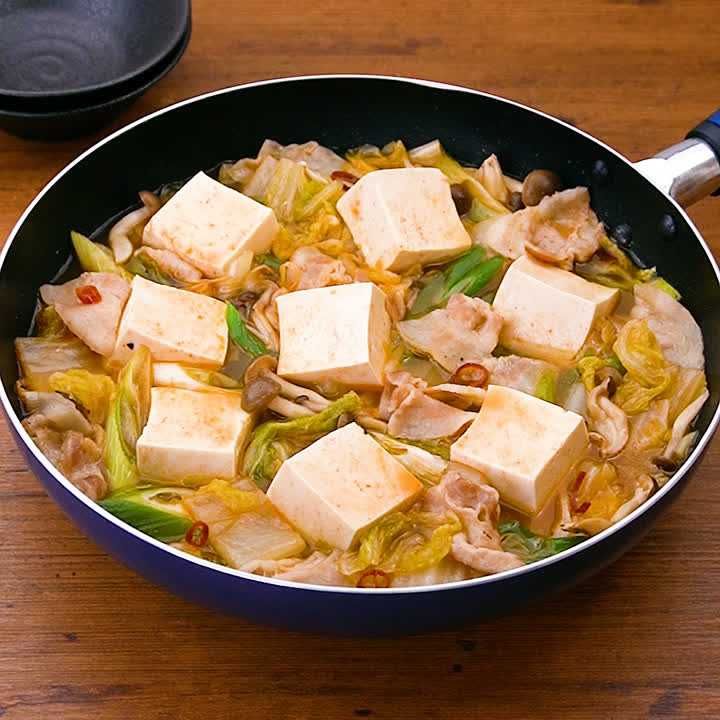 豚バラと白菜のフライパン豆腐チゲ