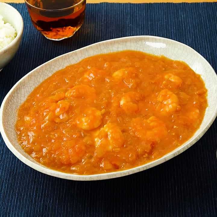 たっぷり玉ねぎのエビチリ