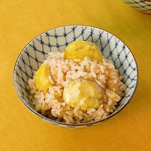 「醤油風味の栗ご飯」のレシピ動画