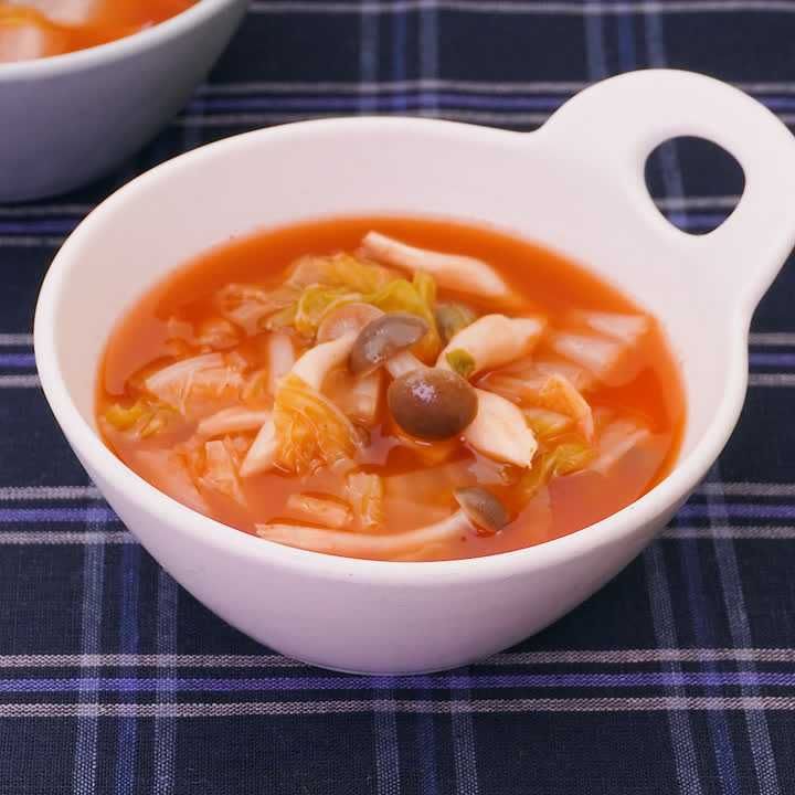 白菜としめじのトマトスープ