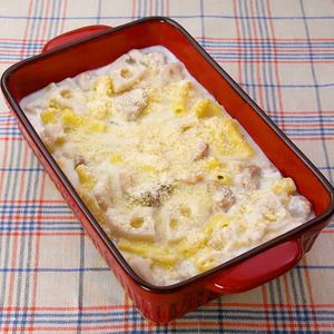 「鶏肉とれんこんのマカロニグラタン風」のレシピ動画