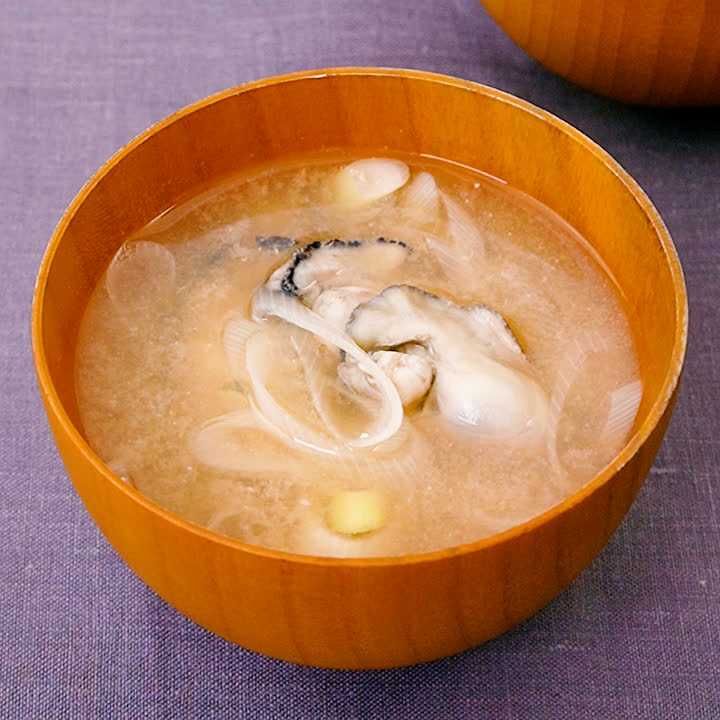 牡蠣とねぎの味噌汁