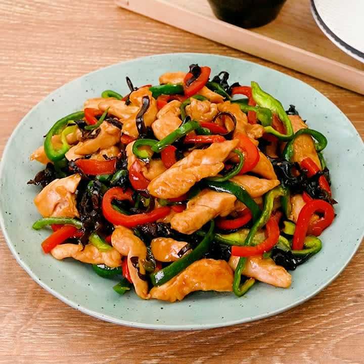 ささみときくらげの青椒肉絲風