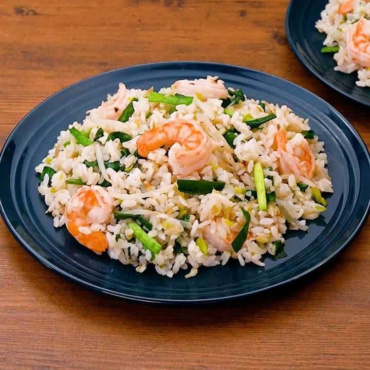 えびとニラのエスニック風チャーハン