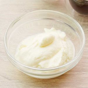 「生クリームの泡立て」のレシピ動画