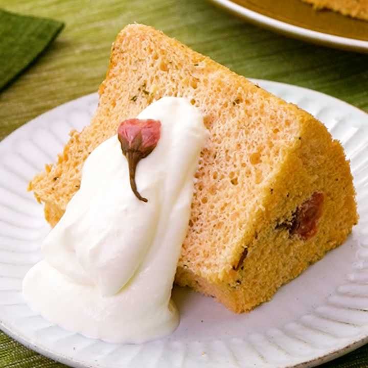 桜のシフォンケーキ