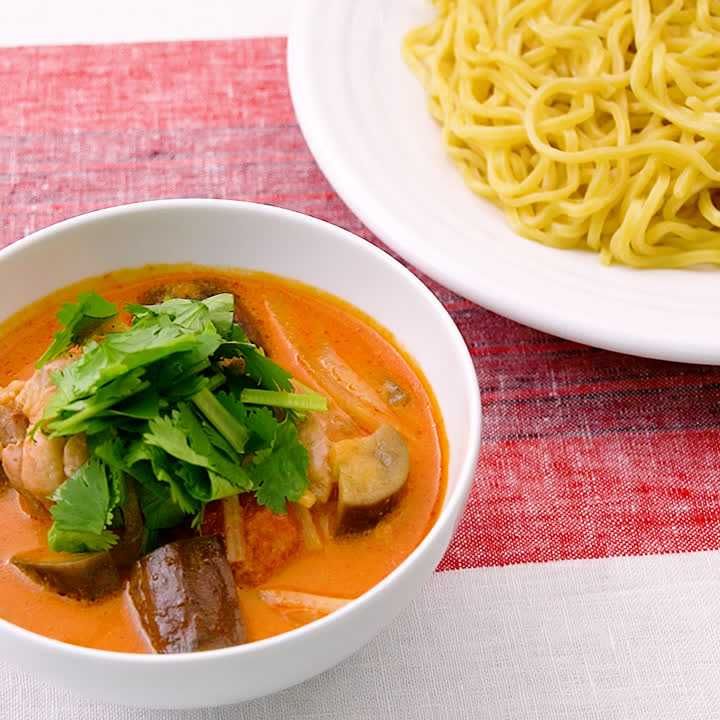 鶏肉のトムヤムつけ麺