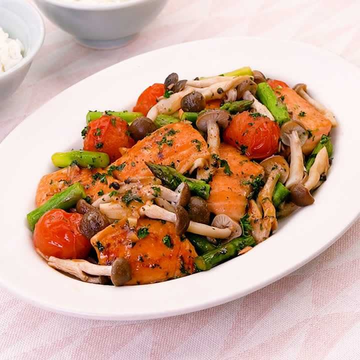 鮭とアスパラのバター蒸し