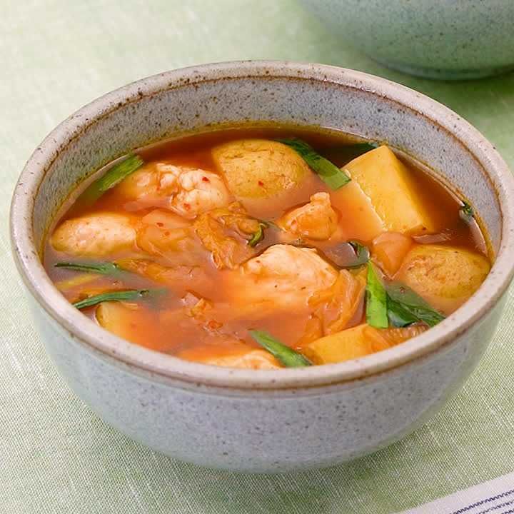 ささみと新じゃがの韓国風ピリ辛スープ煮