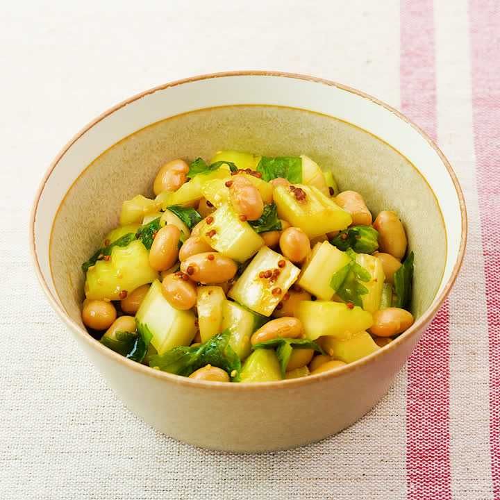 セロリと蒸し大豆のサラダ