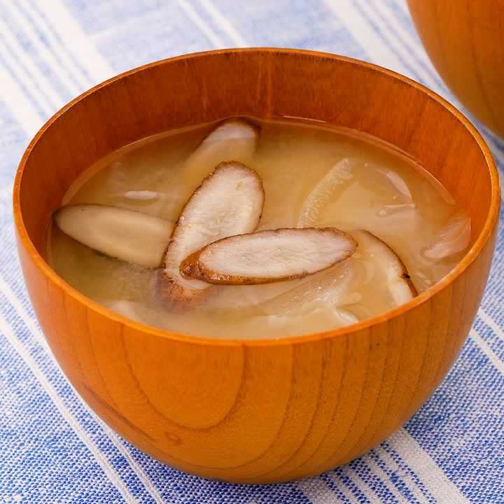 新ごぼうと玉ねぎの味噌汁