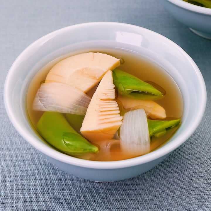 たけのことスナップエンドウの中華スープ