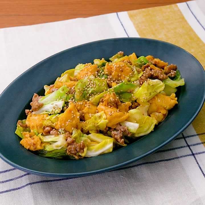 豚ひき肉とキャベツの卵炒め