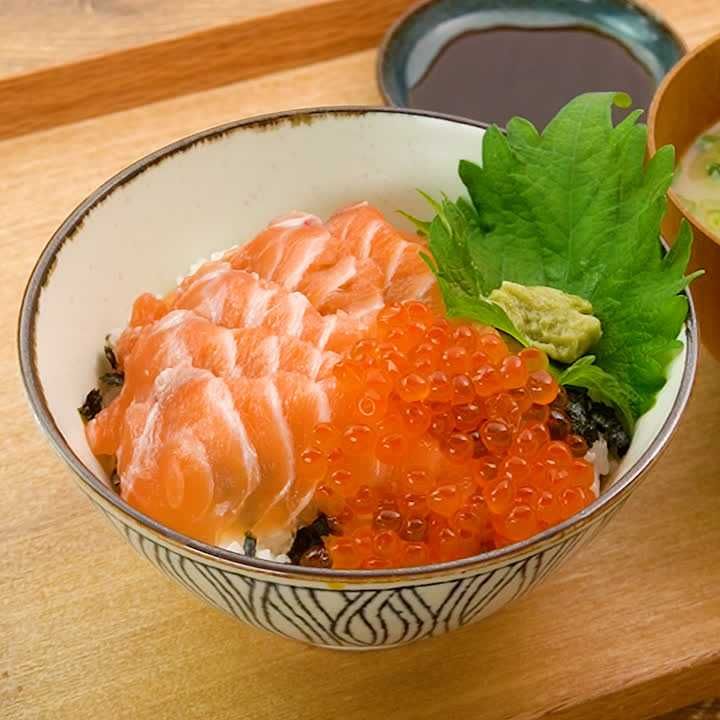 サーモンといくらの親子丼