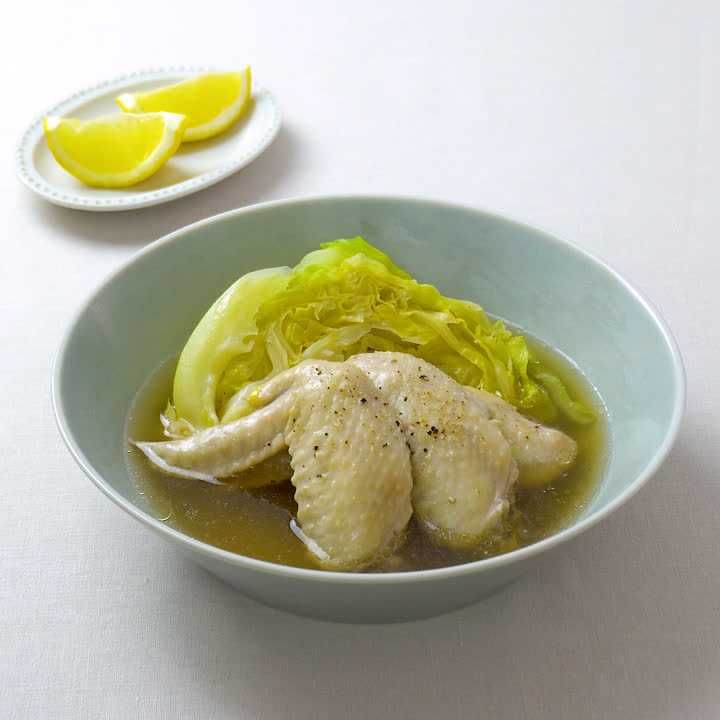 鶏手羽とキャベツのエスニックスープ