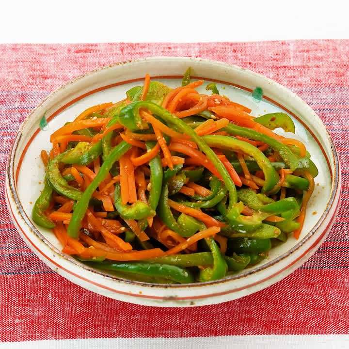 ピーマンとにんじんのコチュジャンあえ