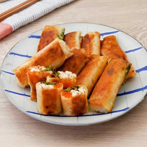 「鶏むね肉と豆苗のミニ春巻き」のレシピ動画