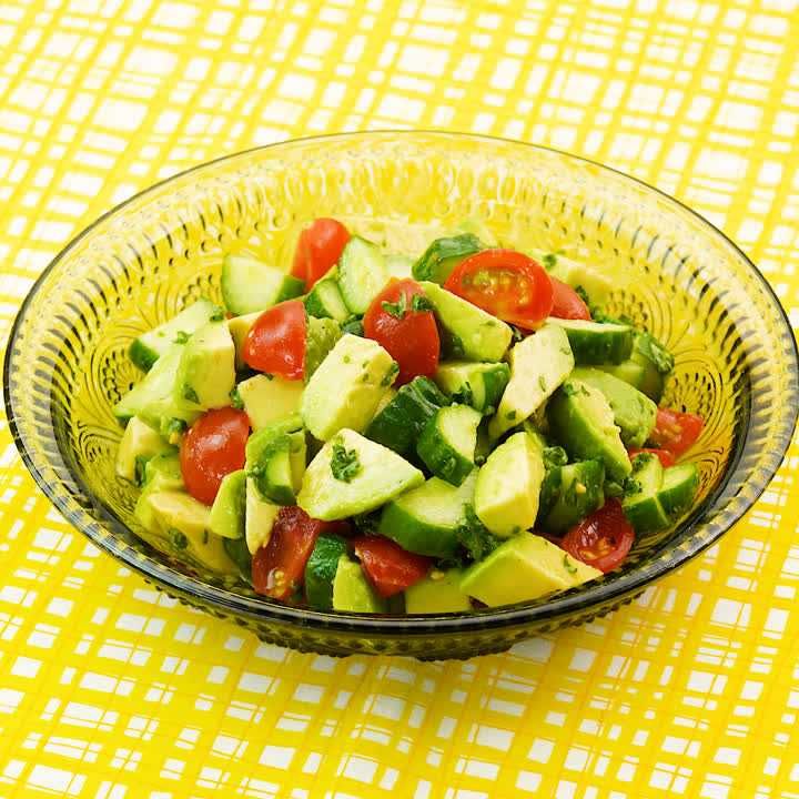 ミニトマトとアボカドのサラダ