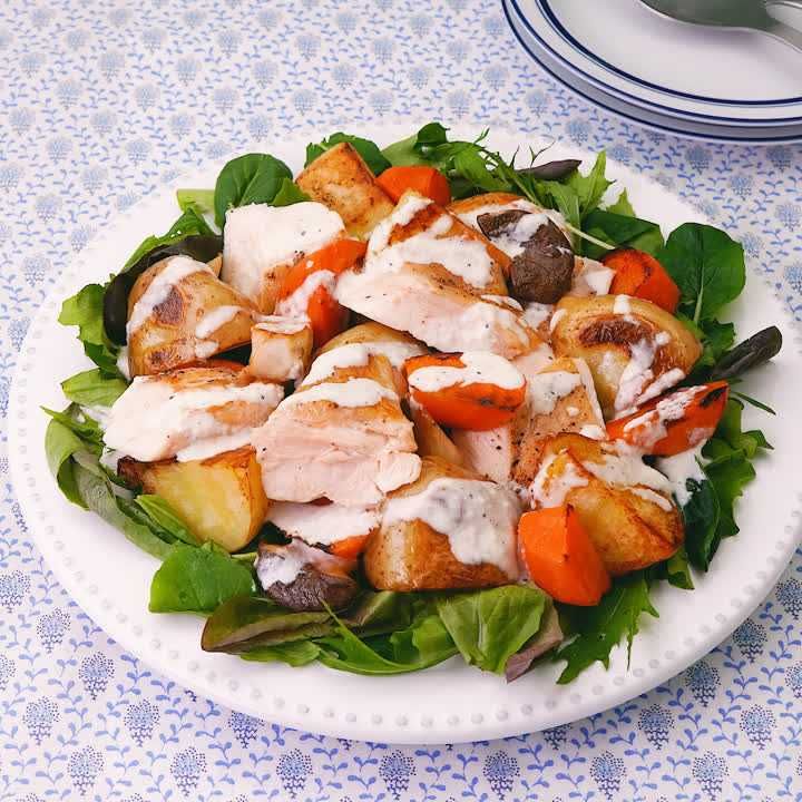 鶏肉と新じゃがいものシーザー風
