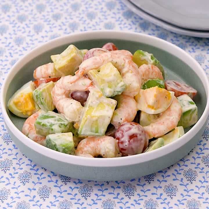 食べ応えバッチリ！ サラダえびとアボカドの卵サラダのレシピ動画