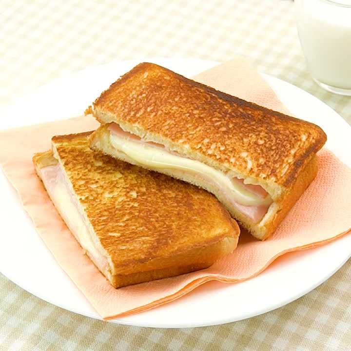 ハムとチーズのホットサンド