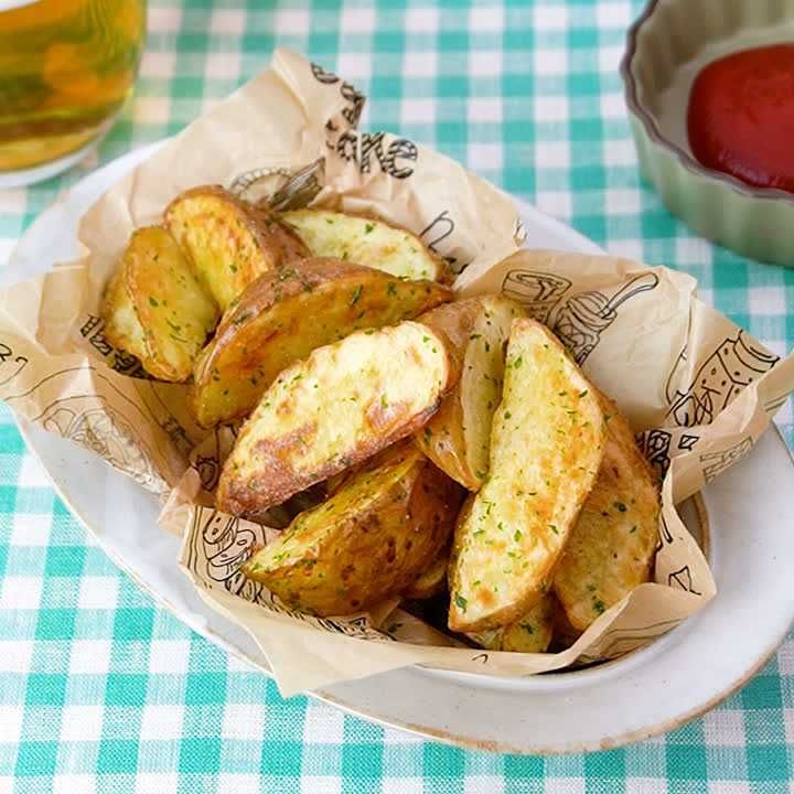 オーブンで作る！ 揚げない皮付きフライドポテトのレシピ動画・作り方
