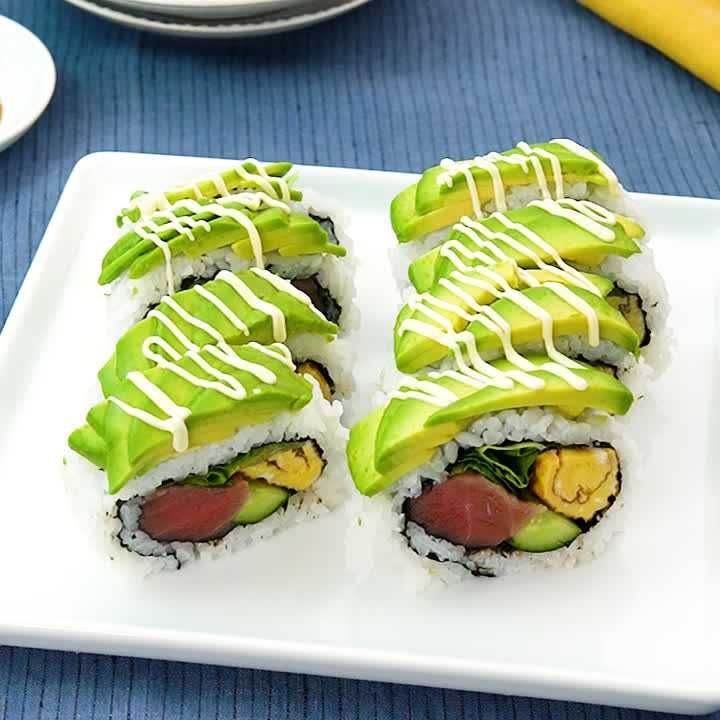 マグロとアボカドのサラダ巻き