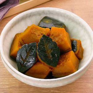 「丁寧に作るかぼちゃの煮物」のレシピ動画