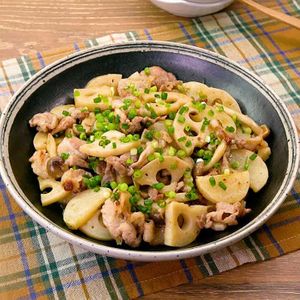 「根菜としょうゆ麹の甘辛炒め」のレシピ動画