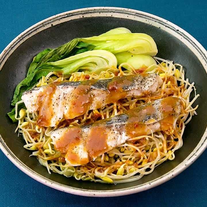 蒸しタラのピリ辛みそだれ