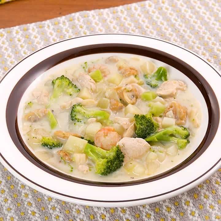 ブロッコリーの豆乳チャウダー