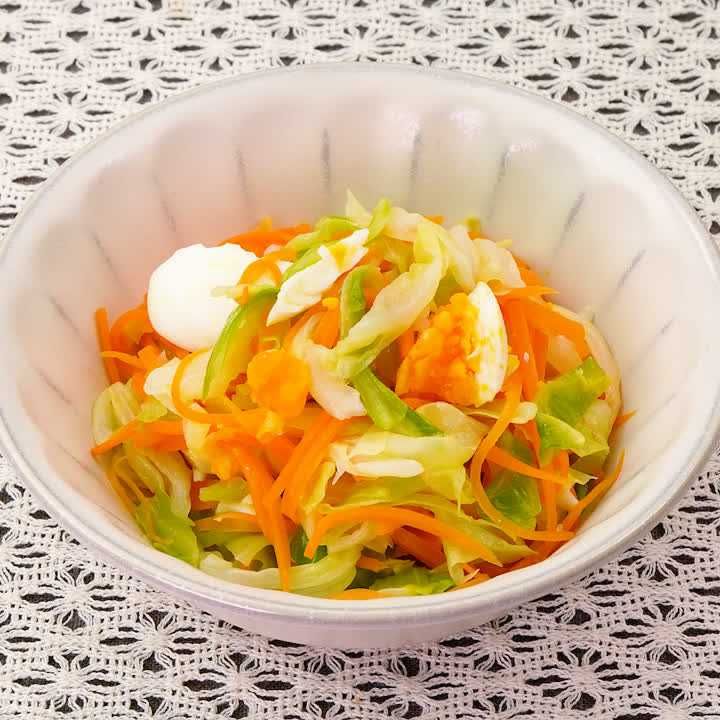 卵とキャベツのサラダ