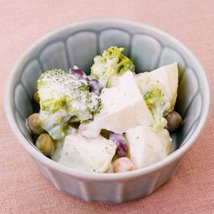 ブロッコリーとじゃがいものヨーグルト豆サラダ