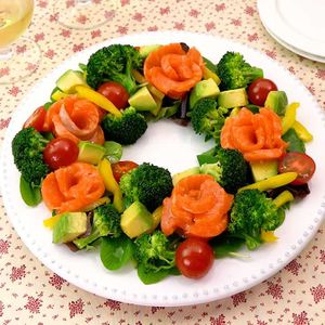 「サーモンのリースサラダ」のレシピ動画