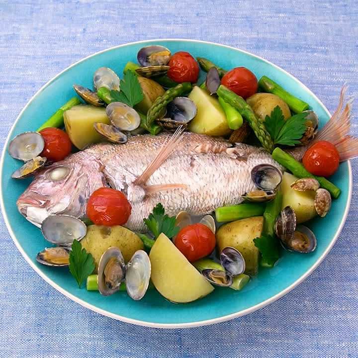 鯛と春野菜のアクアパッツァ