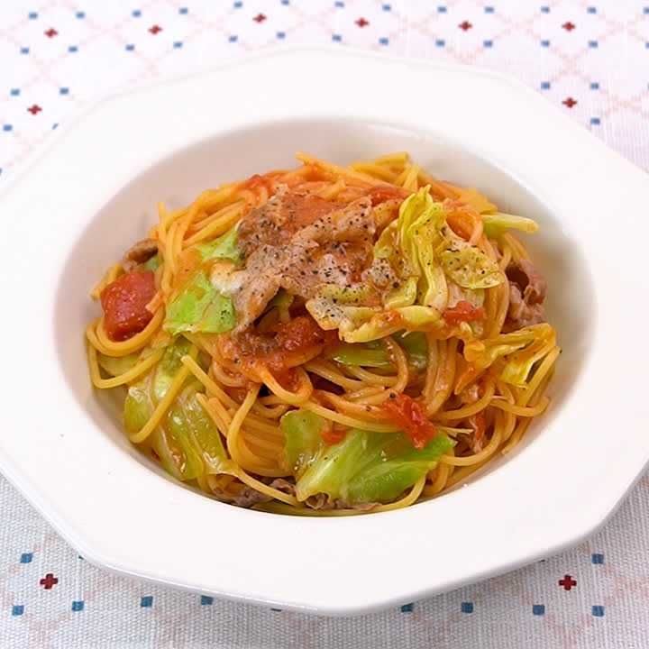 豚肉とキャベツのワンパントマトチーズパスタ