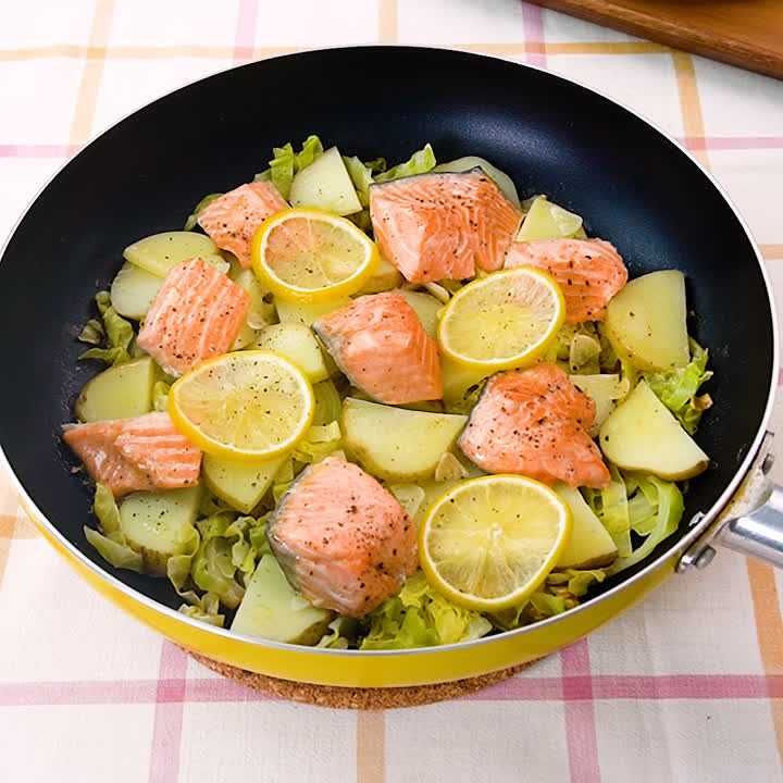 鮭と春野菜のレモンバター蒸し