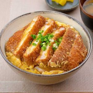 「お手軽カツ丼」のレシピ動画