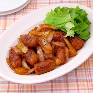 ウインナーと玉ねぎのケチャップ炒め