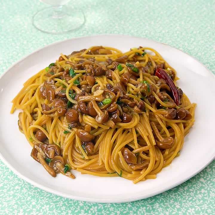 ガーリックなめこパスタ
