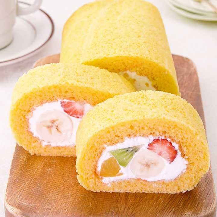 フルーツロールケーキ