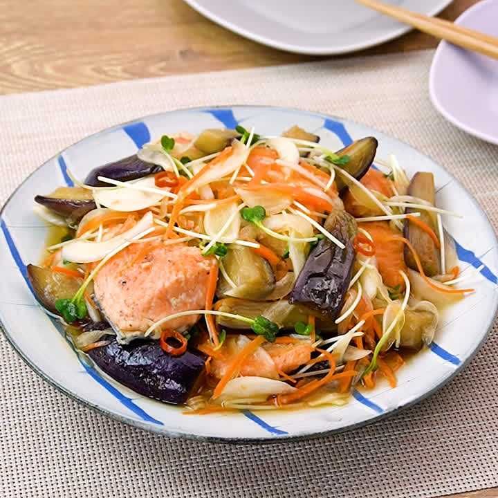 焼きなすと焼き鮭の南蛮漬け